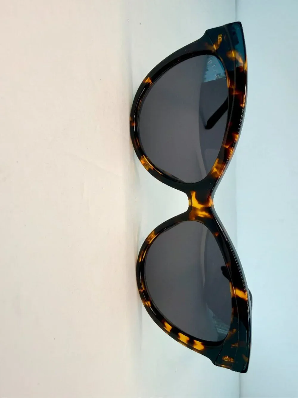 DIFF x Marilyn Monroe | Tortoise Cat Eye Sunglasses + Case Cloth